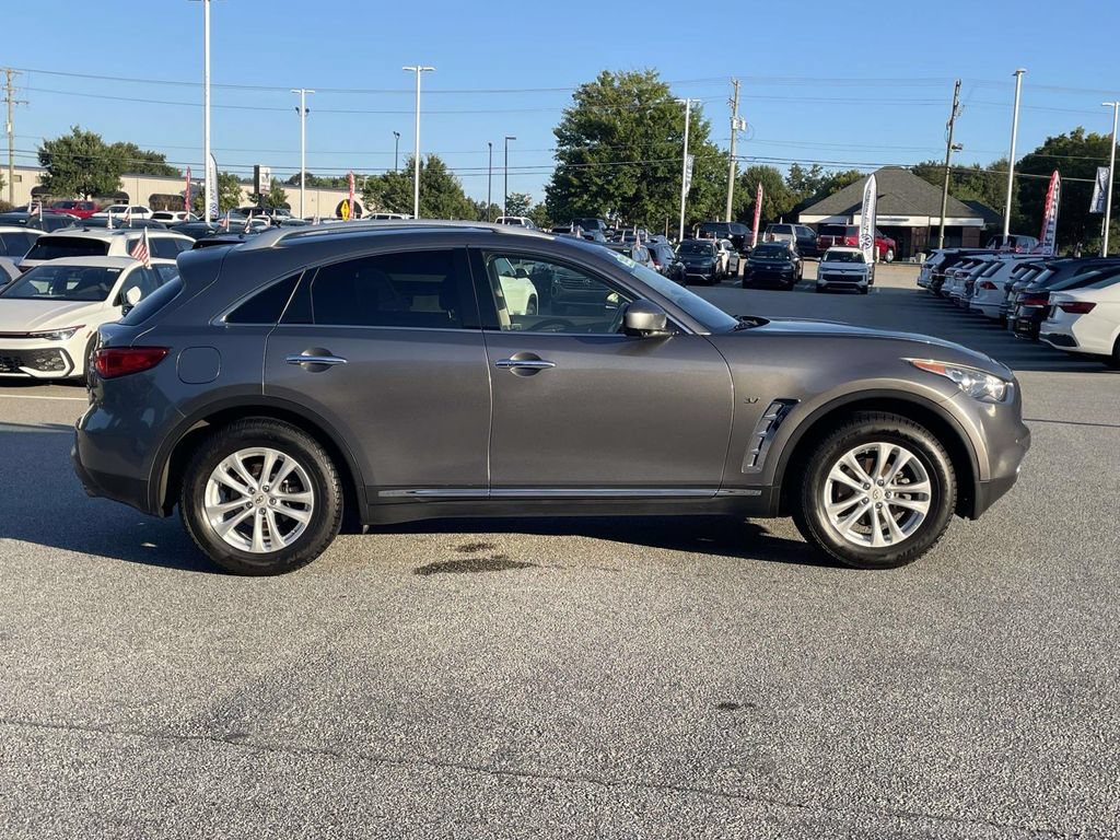 Used 2017 INFINITI QX70 AWD w/ Premium Package image 8