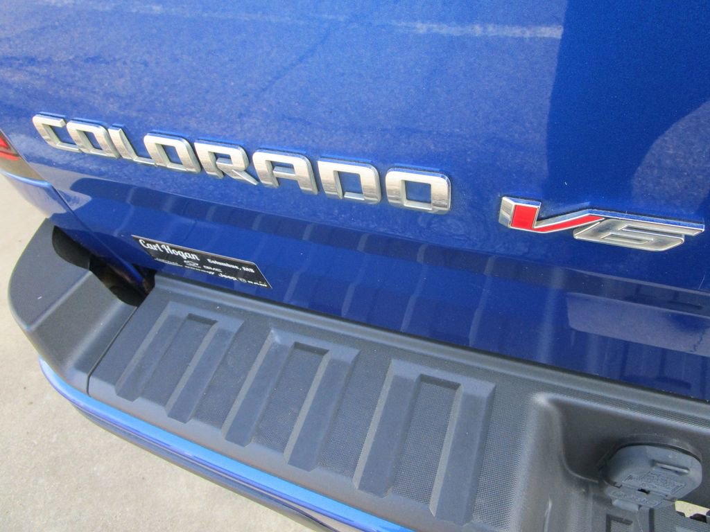 Used 2018 Chevrolet Colorado W/T w/ WT Convenience Package RWD image 14