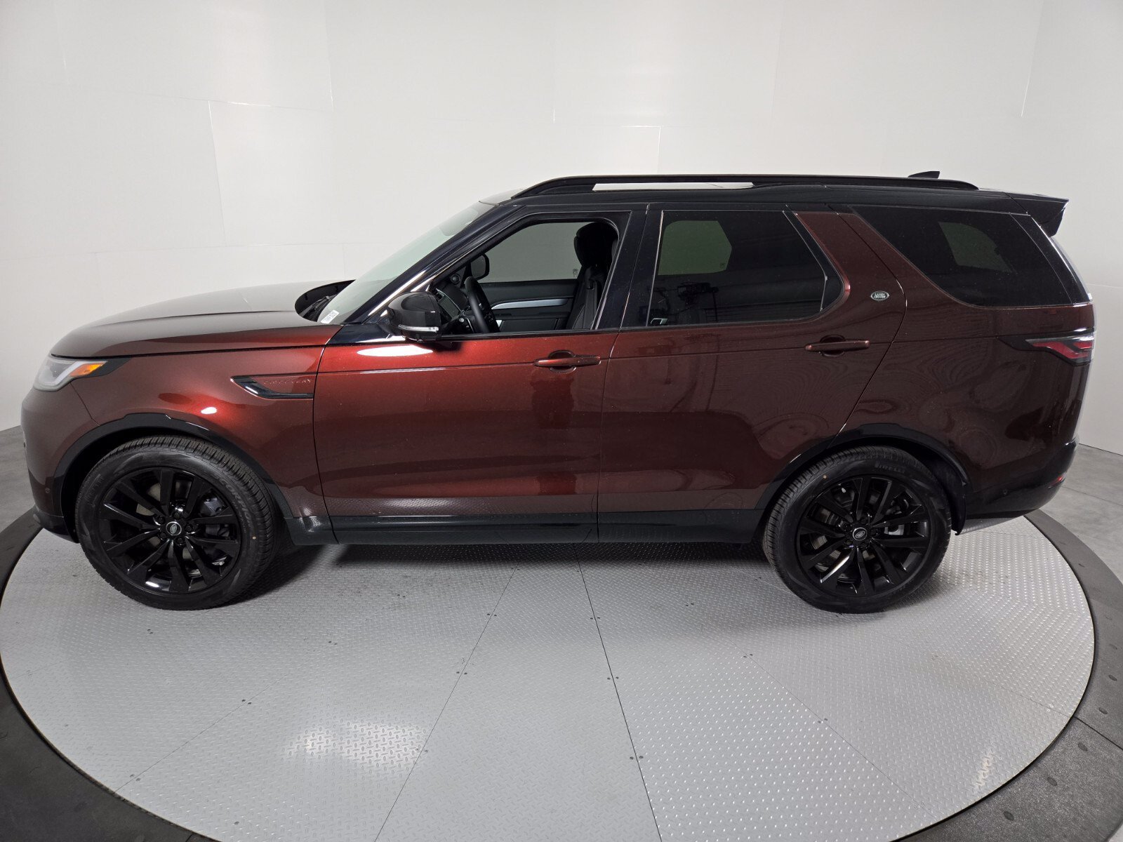 New 2026 Land Rover Discovery Limited Edition AWD/4WD image 34