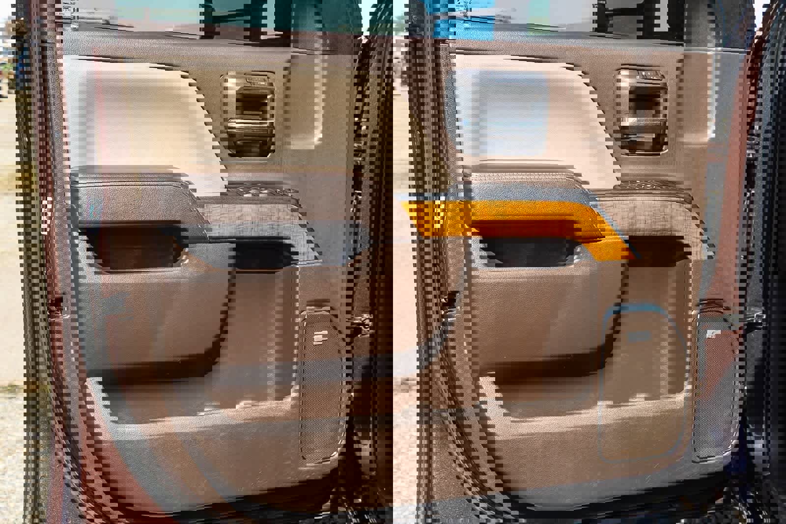 Used 2016 GMC Sierra 2500 SLT w/ Duramax Plus Package image 12