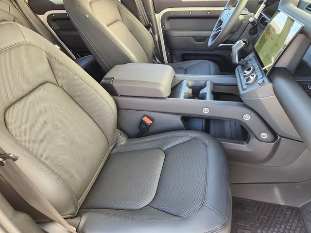 Used 2026 Land Rover Defender 110 S image 10