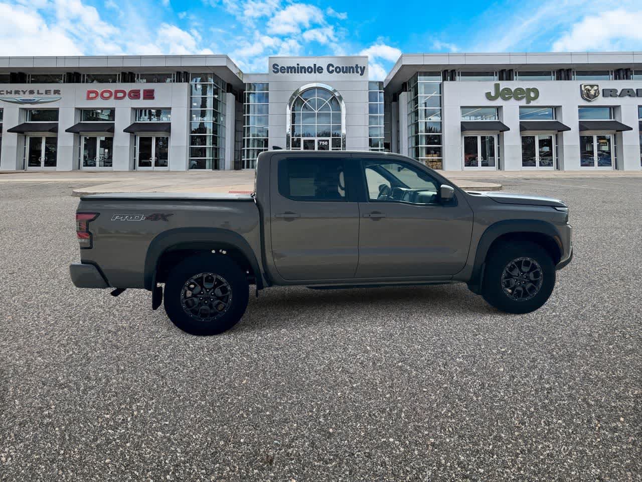 Used 2024 Nissan Frontier PRO-4X w/ Pro Premium Package AWD/4WD image 9