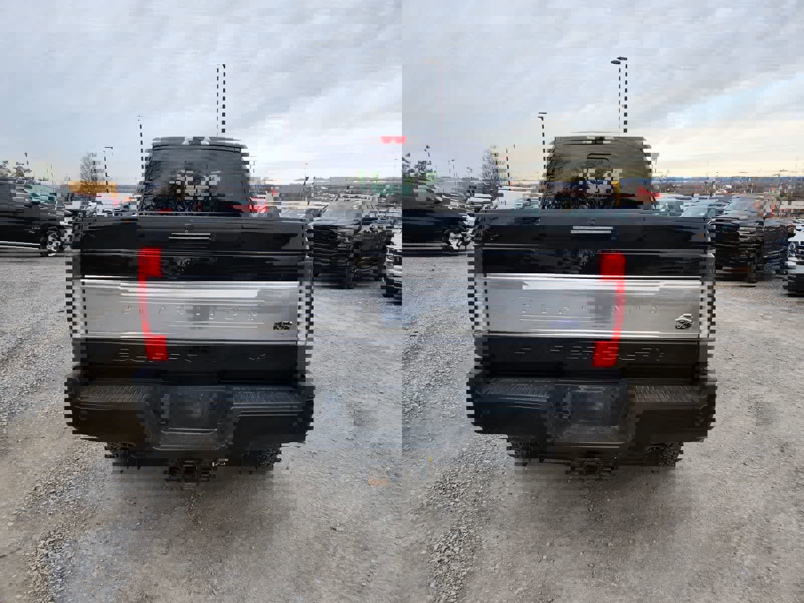 Used 2018 Ford F250 Platinum w/ Platinum Ultimate Package image 4