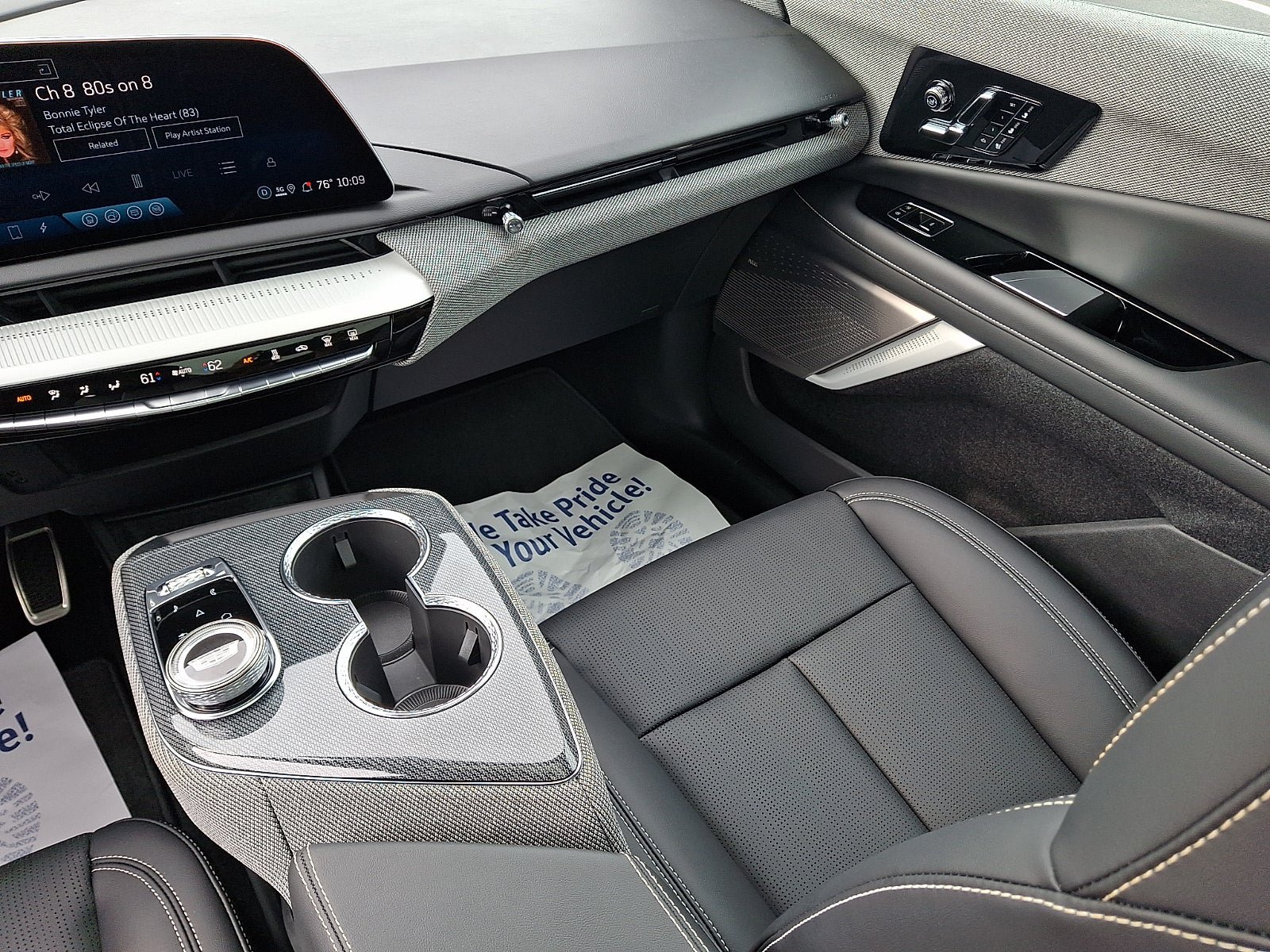 Certified 2025 Cadillac Optiq Sport 2 AWD/4WD image 20