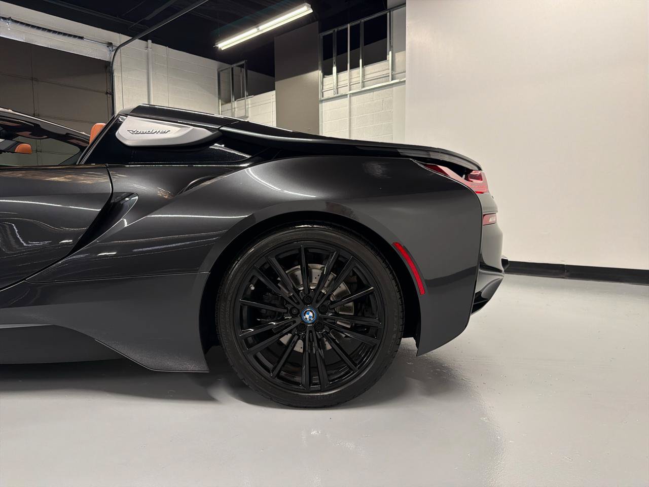 Used 2019 BMW i8 Roadster AWD/4WD image 5