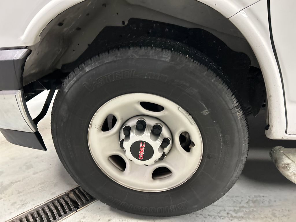 Used 2024 GMC Savana 2500 w/ Driver Convenience Package image 9