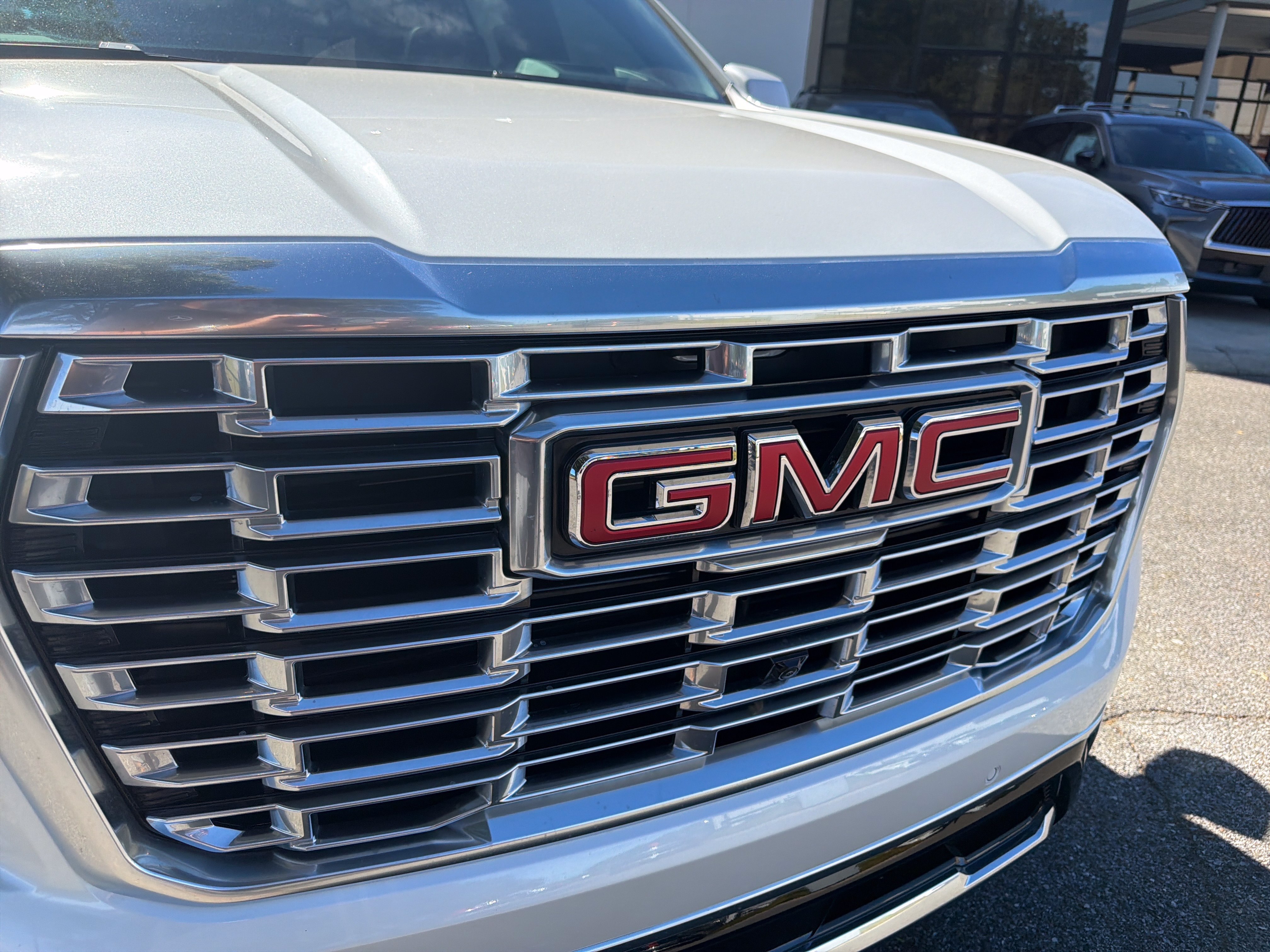 Used 2025 GMC Yukon Denali w/ Sun & Power Step Package AWD/4WD image 15