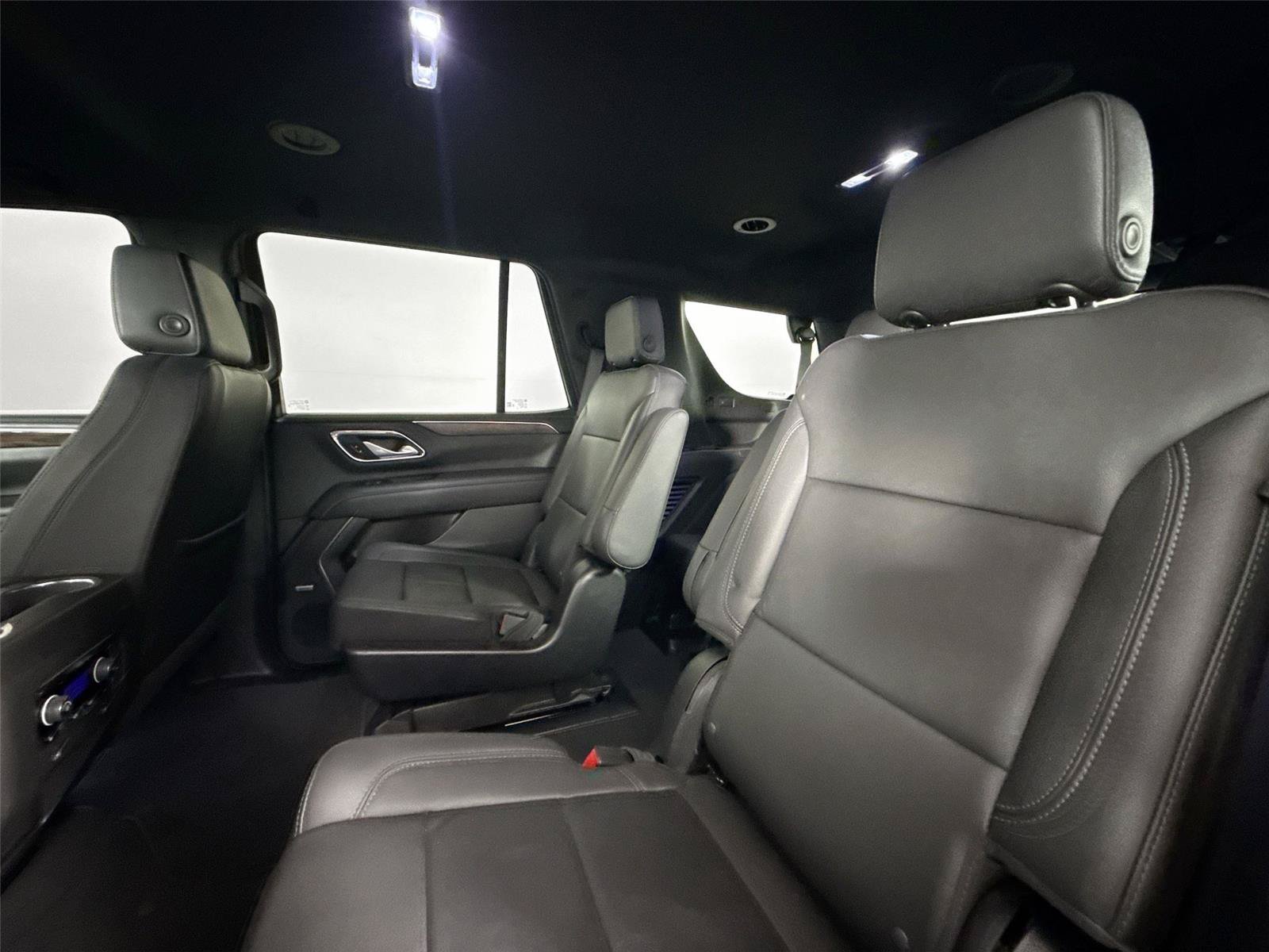 Used 2022 Chevrolet Tahoe LT w/ Luxury Package RWD image 29