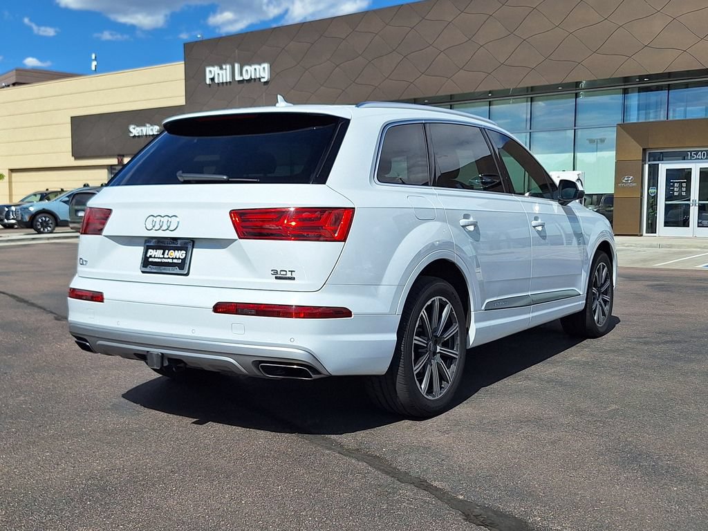 Used 2017 Audi Q7 3.0T Prestige AWD/4WD image 3