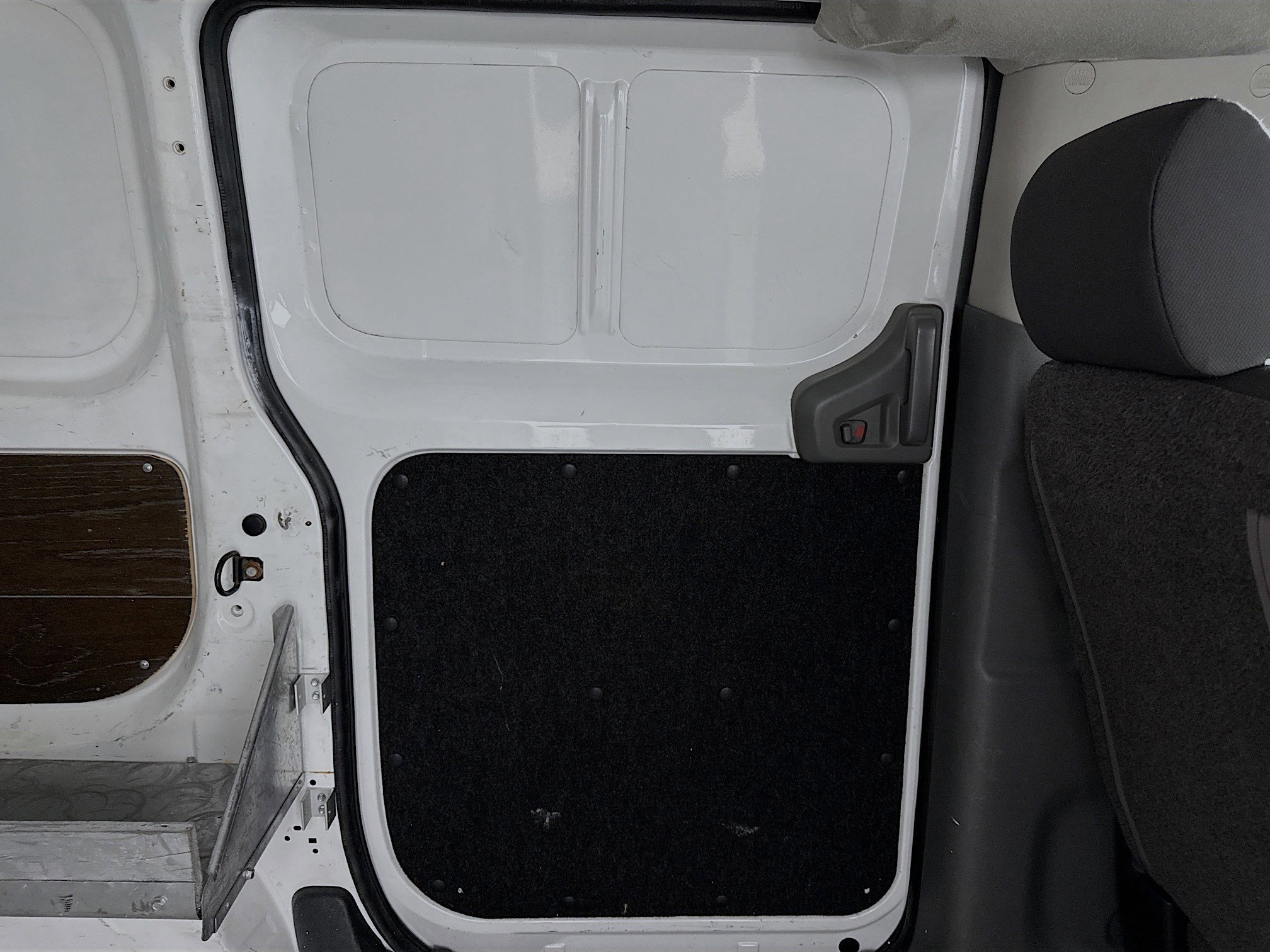 Used 2014 Nissan NV200 SV w/ Exterior Appearance Package image 24