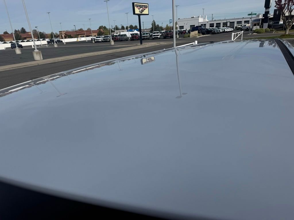 Used 2018 Dodge Grand Caravan SE w/ UConnect Hands-Free Group image 18