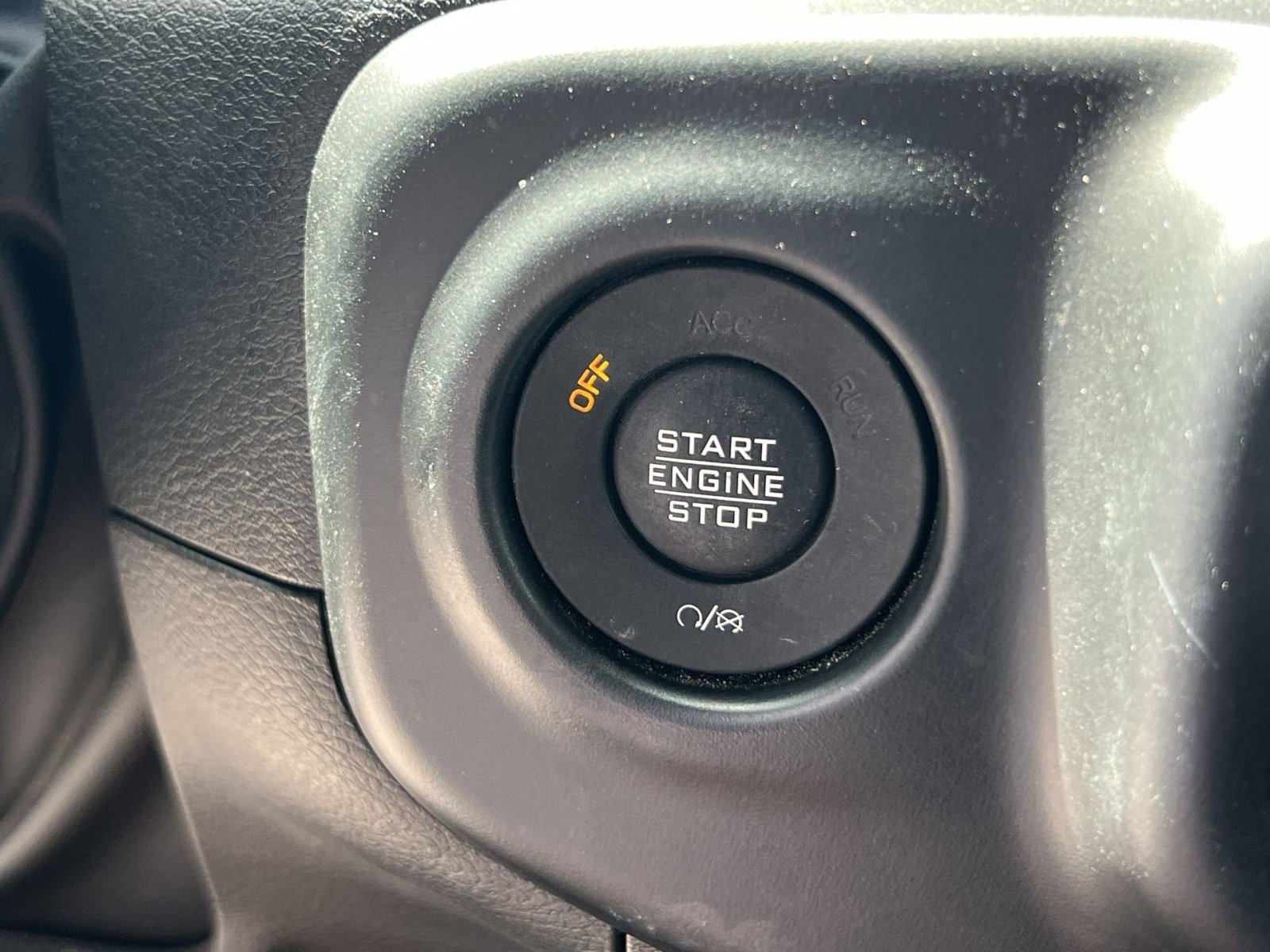 Used 2022 Jeep Wrangler Unlimited Sahara w/ Cold Weather Group AWD/4WD image 28