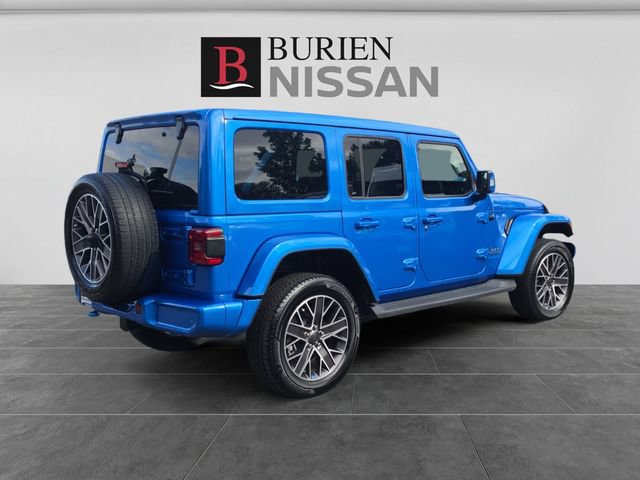 Used 2023 Jeep Wrangler Unlimited Sahara AWD/4WD image 5