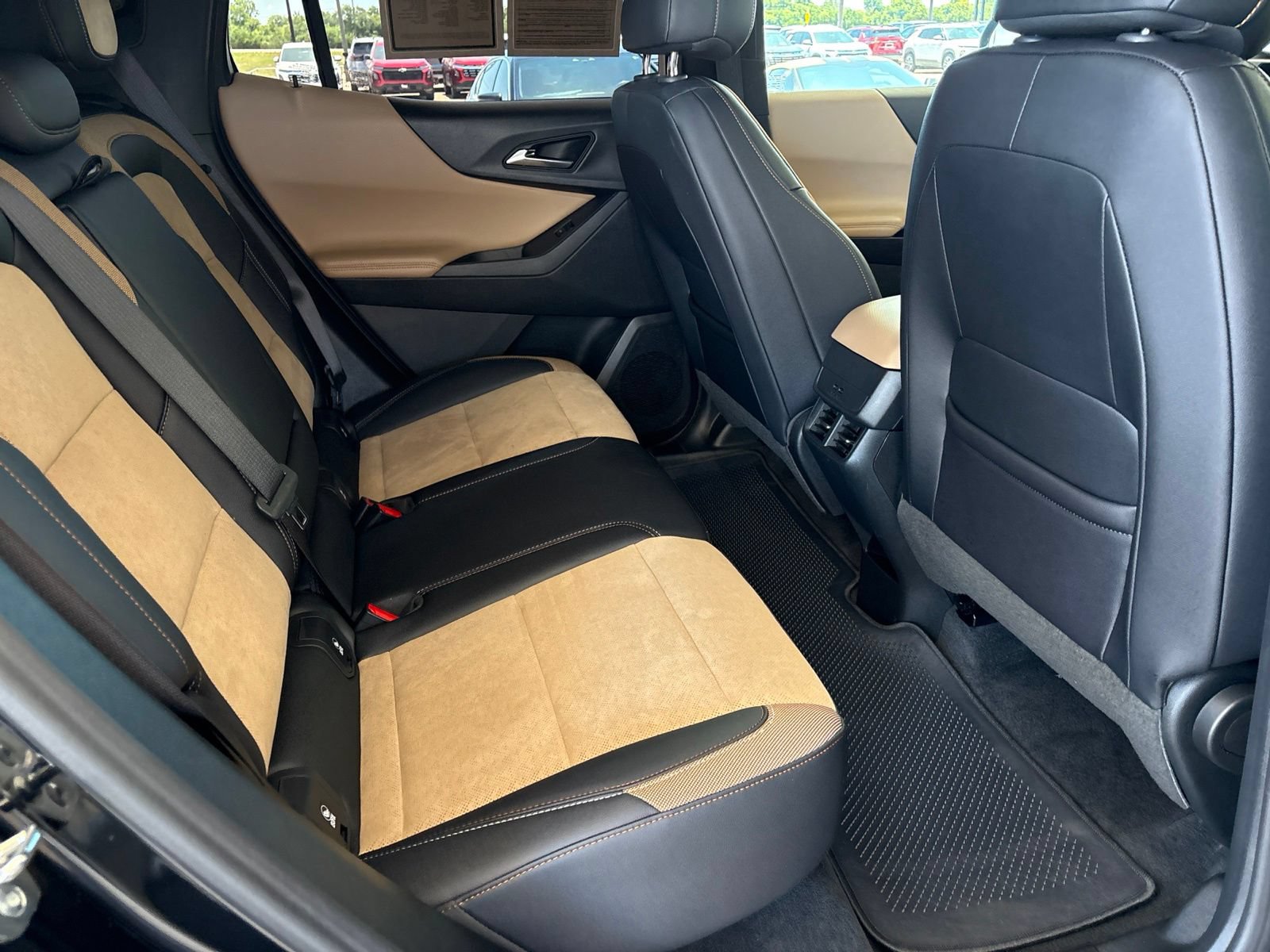 Used 2026 Chevrolet Equinox ACTIV FWD image 18