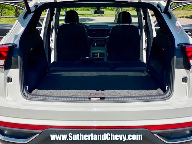 Used 2021 Volkswagen Atlas Cross Sport SE w/ Panoramic Sunroof Package FWD image 41