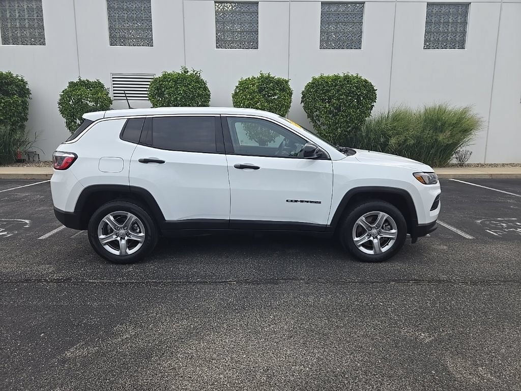 Used 2024 Jeep Compass Sport AWD/4WD image 9