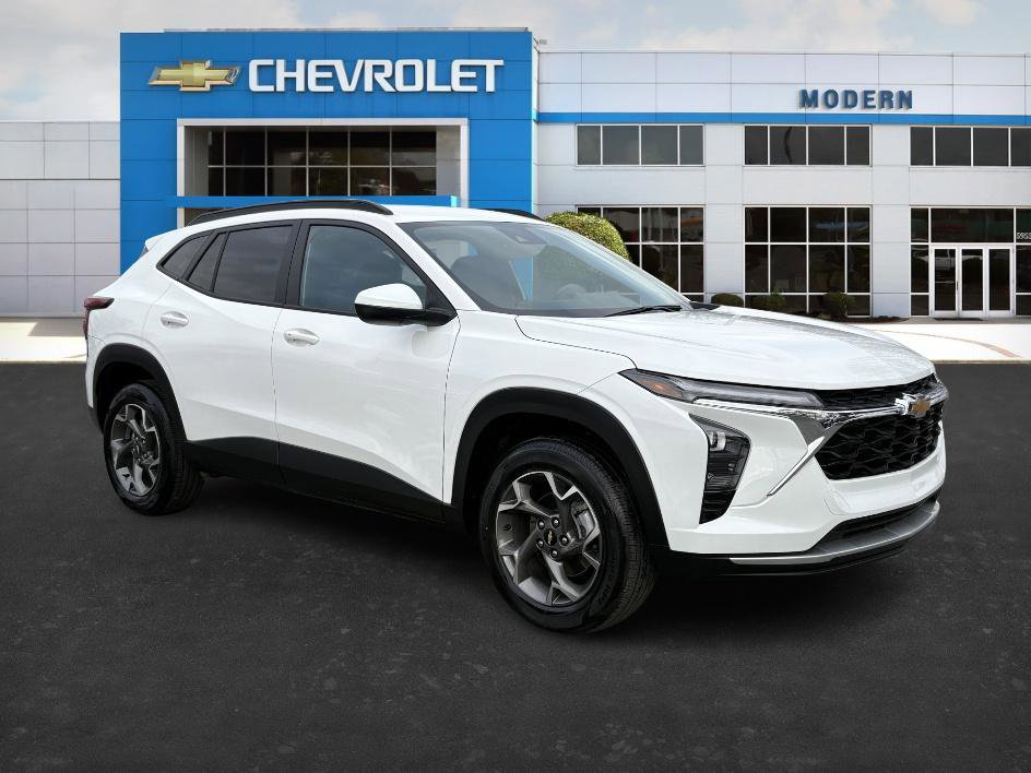 Used 2025 Chevrolet Trax LT w/ Driver Confidence Package image 6