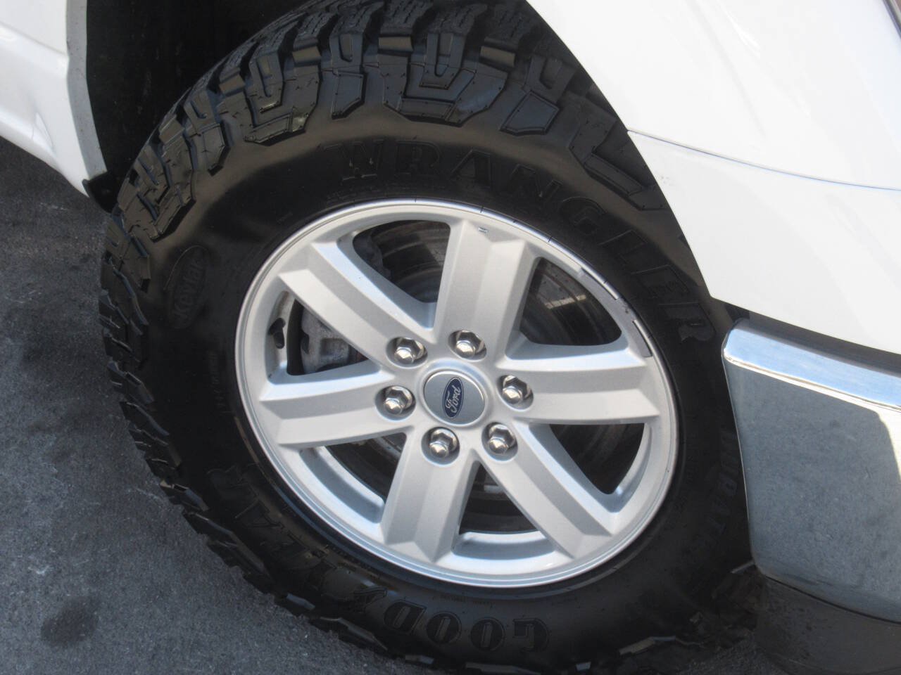 Used 2021 Ford F150 XLT w/ Equipment Group 301A Mid AWD/4WD image 4