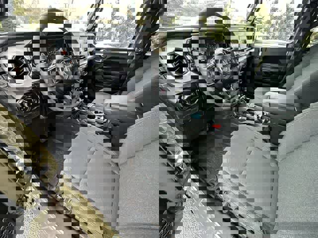 Used 2026 Jeep Wrangler Willys AWD/4WD image 16