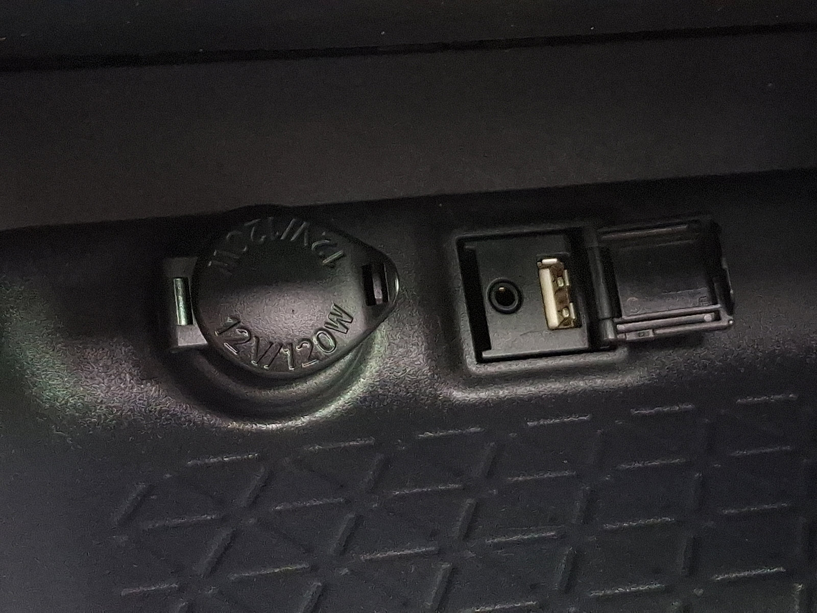 Used 2019 Toyota RAV4 XLE image 25