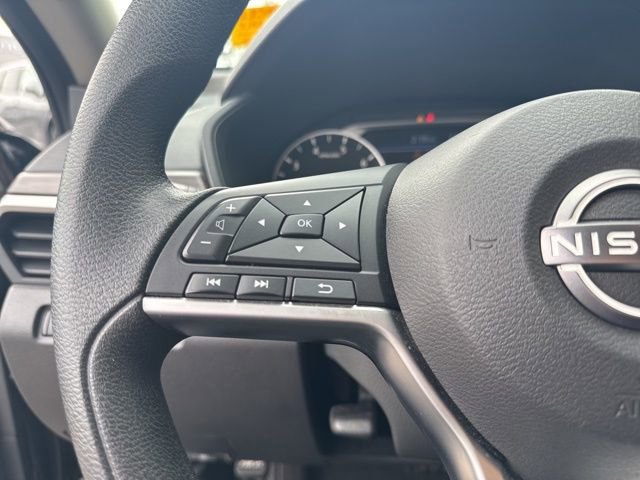 Used 2023 Nissan Altima 2.5 SV FWD image 12