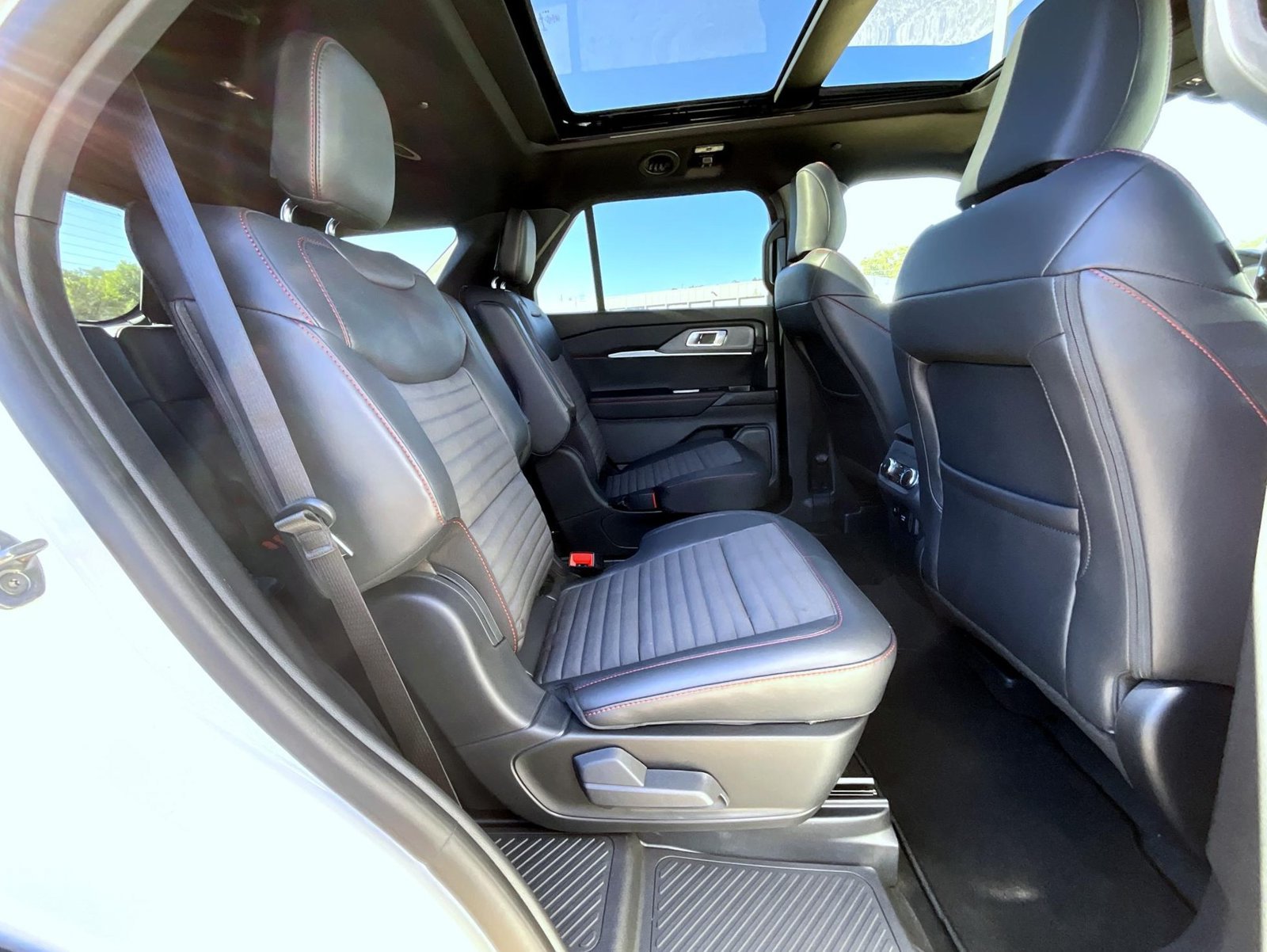 New 2027 Ford Explorer ST-Line w/ Premium Package AWD/4WD image 21