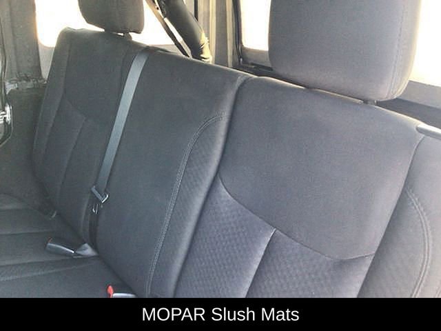 Used 2018 Jeep Wrangler Unlimited Sport image 36