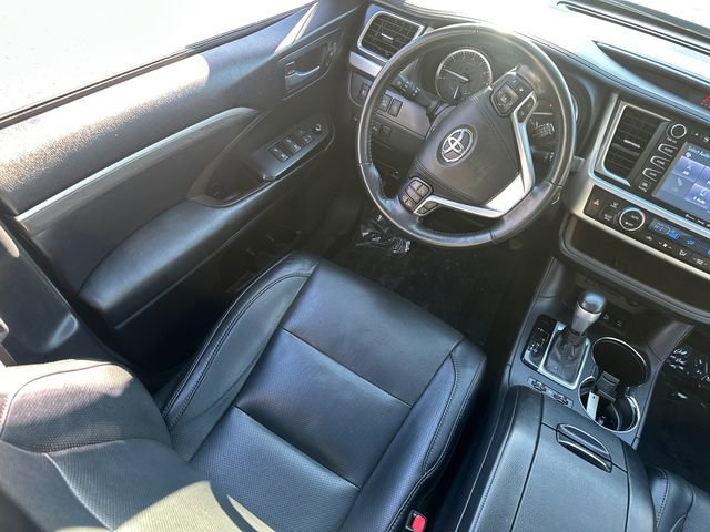 Used 2018 Toyota Highlander Limited Platinum image 19