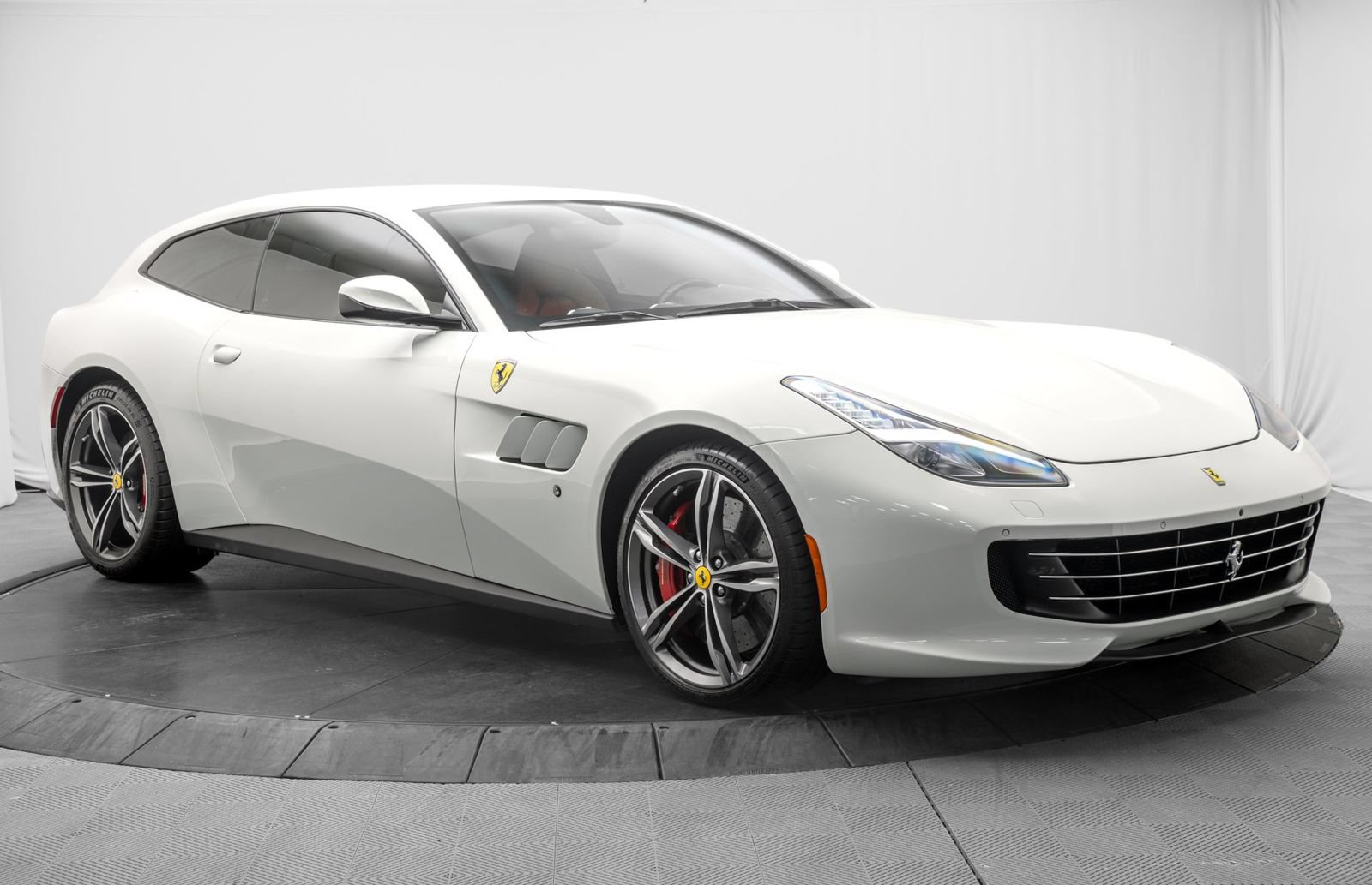 Used 2019 Ferrari GTC4Lusso AWD/4WD image 9