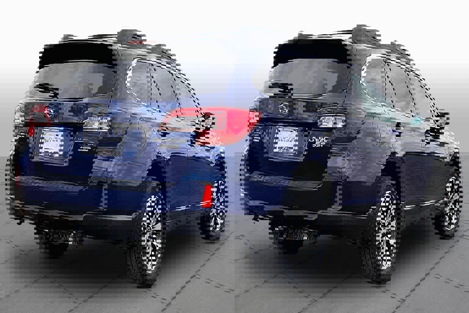 Used 2015 Subaru Outback 2.5i Limited AWD/4WD image 13