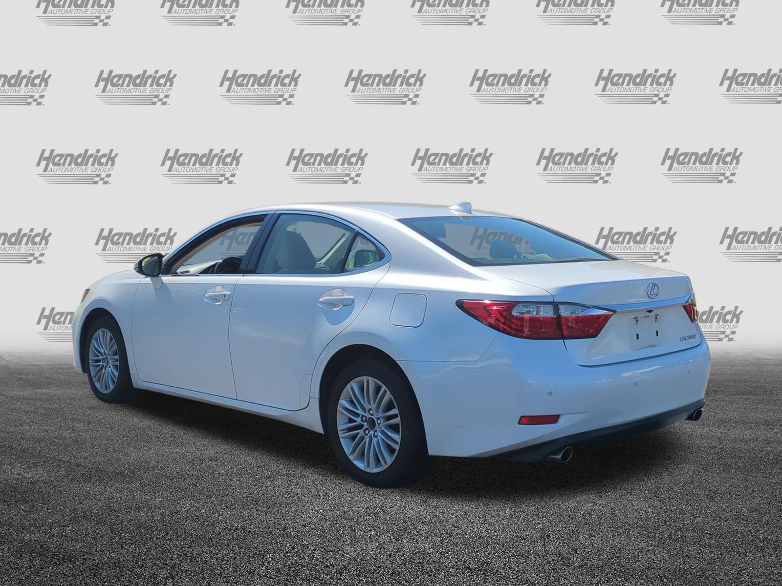 Used 2015 Lexus ES 350 w/ Luxury Package FWD image 8