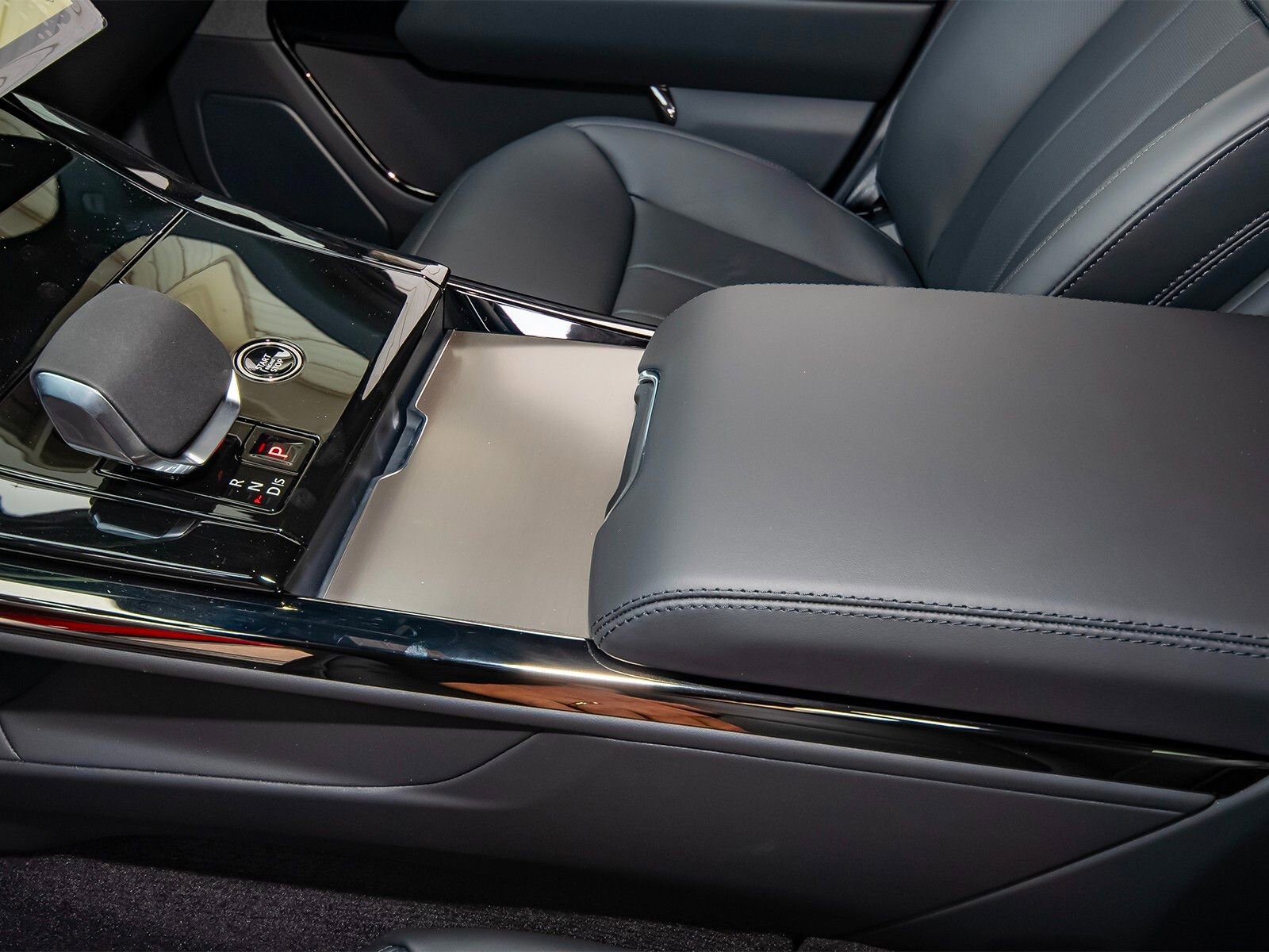 New 2025 Land Rover Range Rover Sport Dynamic SE image 30