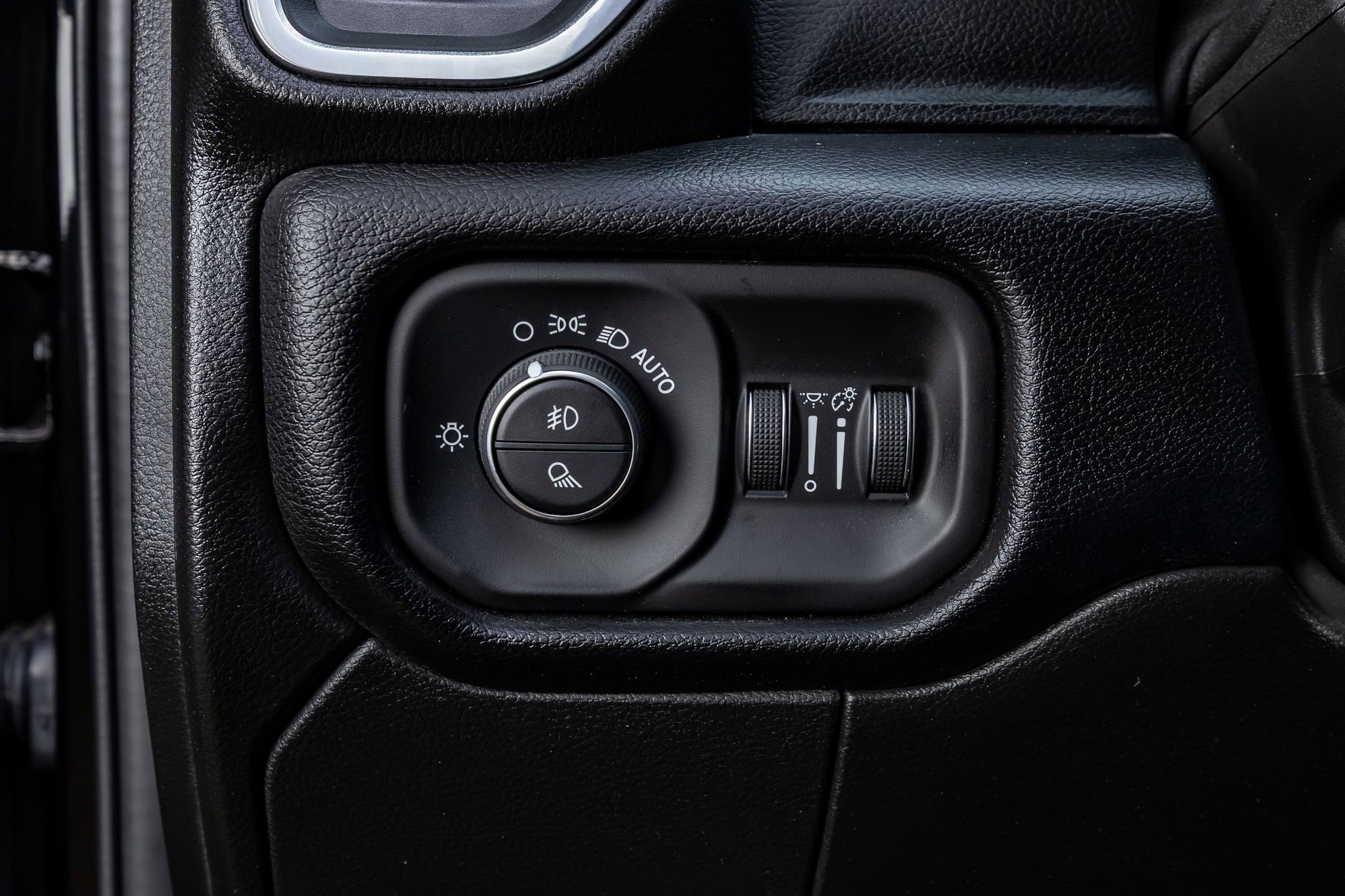 Used 2024 RAM 2500 Laramie w/ Night Edition AWD/4WD image 21