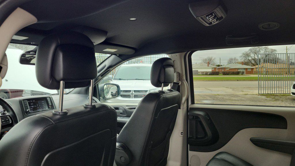 Used 2019 Dodge Grand Caravan SXT image 26