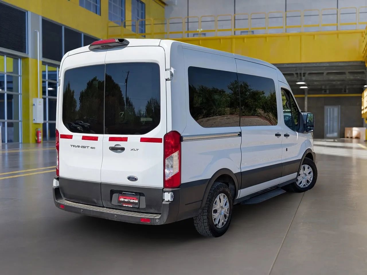 Used 2019 Ford Transit 150 XLT image 5