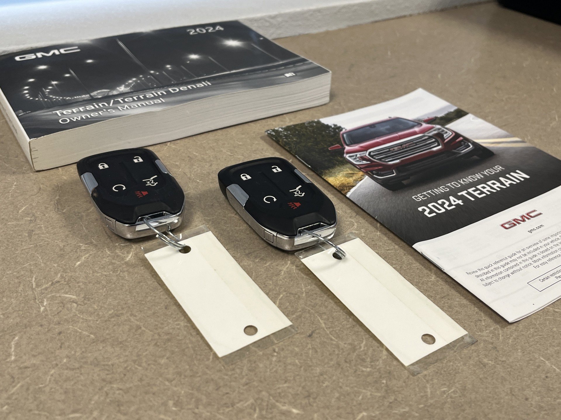 Certified 2024 GMC Terrain SLE w/ Driver Convenience Package image 16