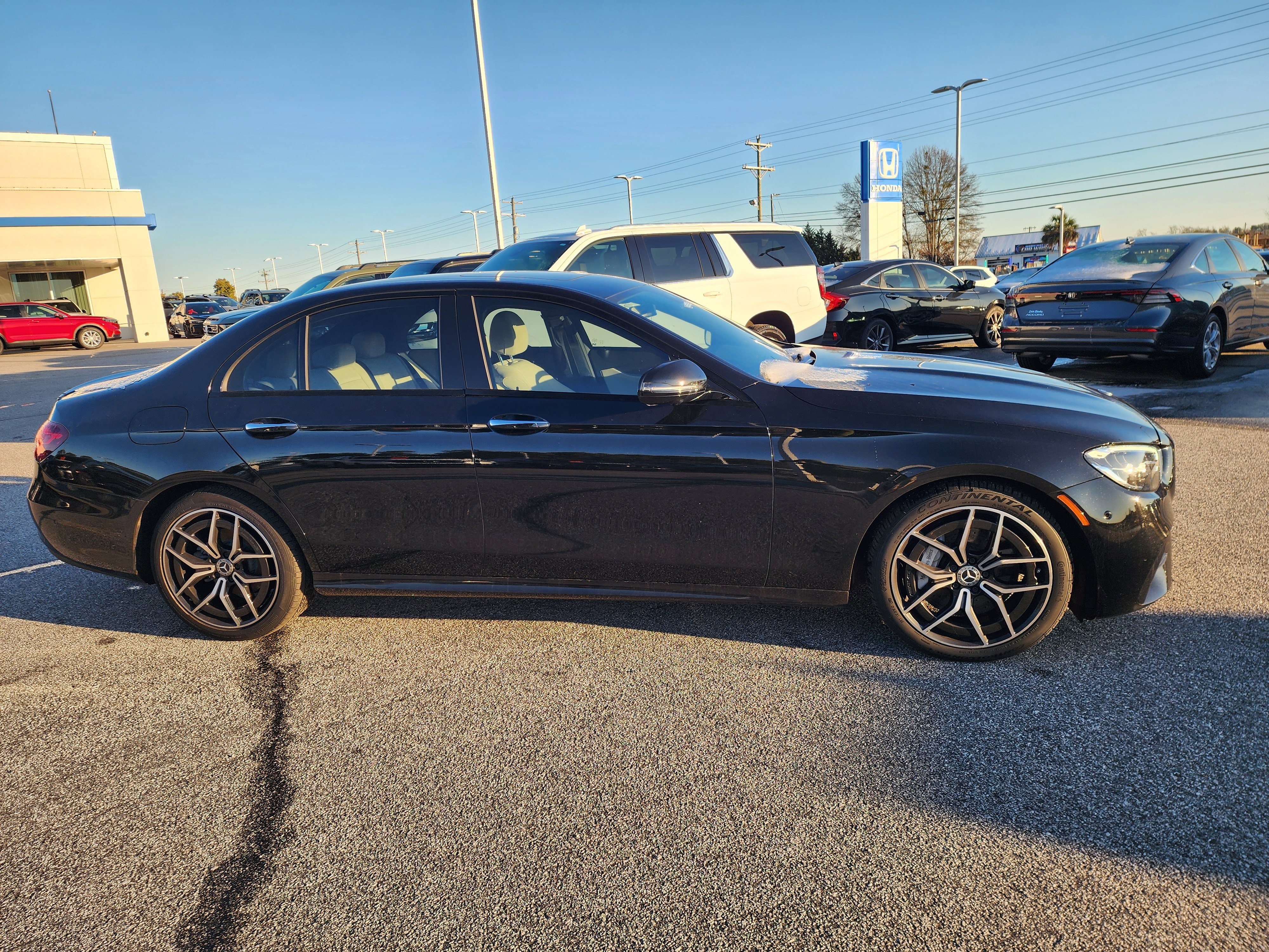 Used 2023 Mercedes-Benz E 350 Sedan image 3