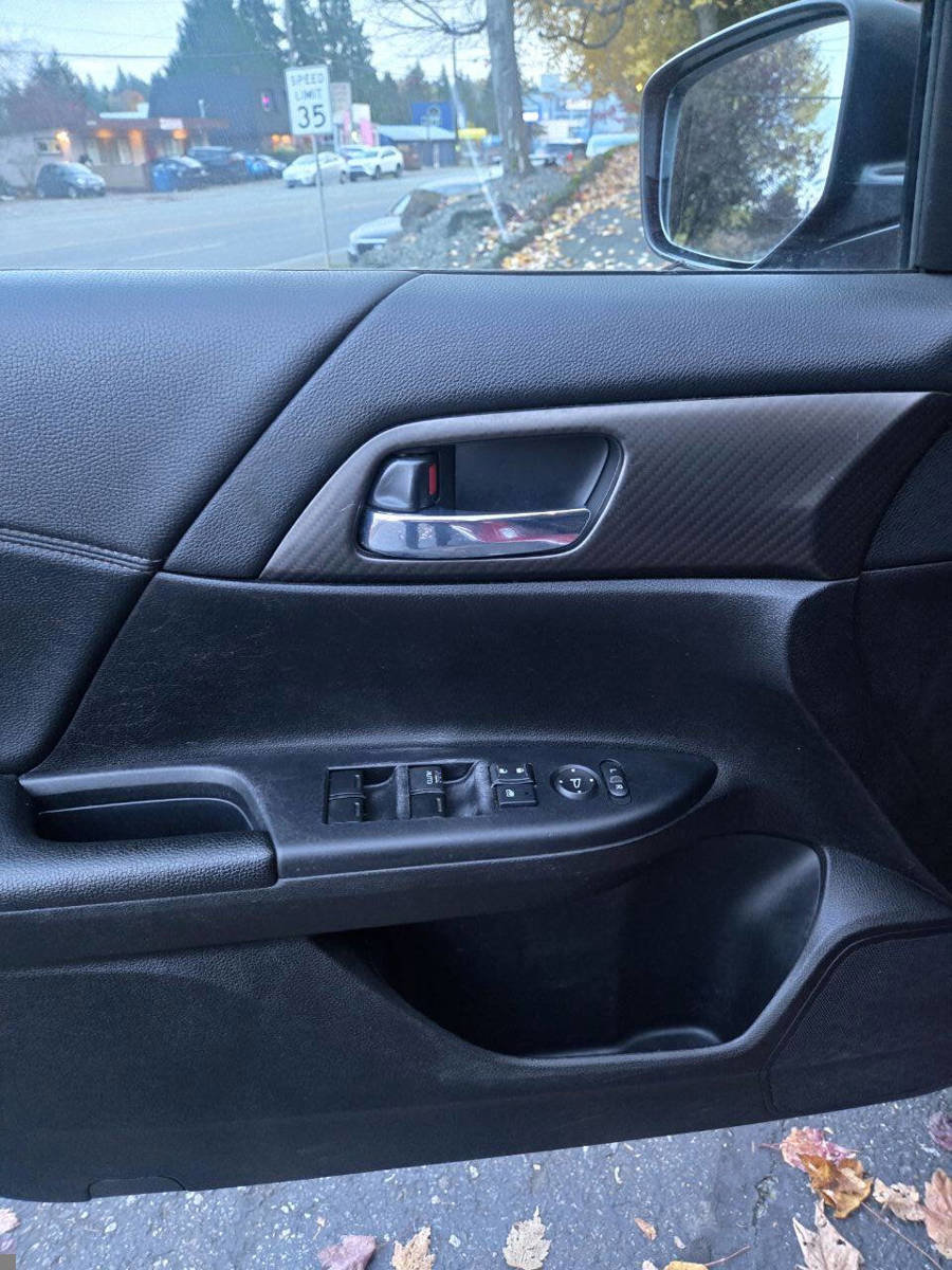 Used 2016 Honda Accord Sport image 14