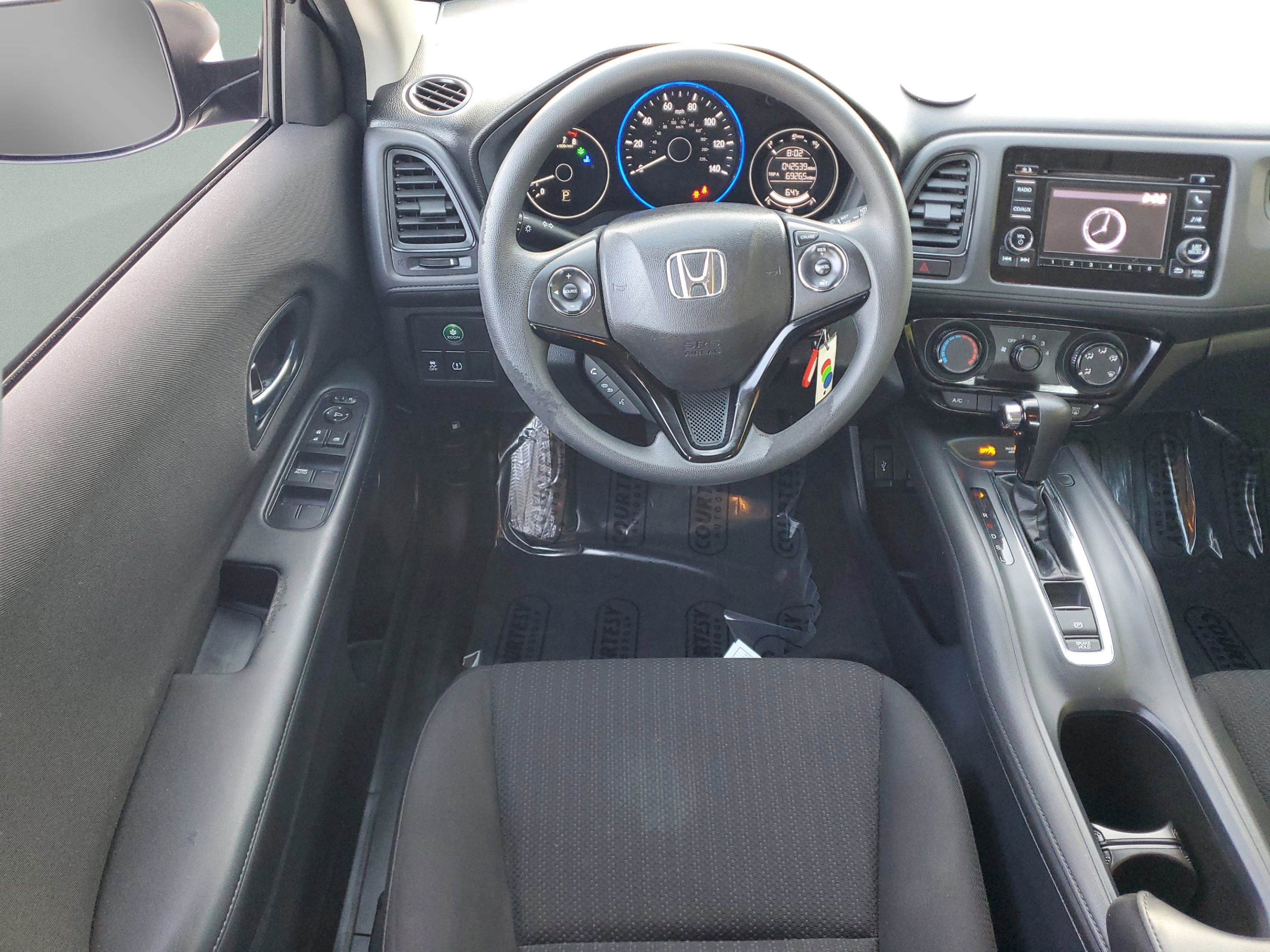 Used 2017 Honda HR-V LX image 9