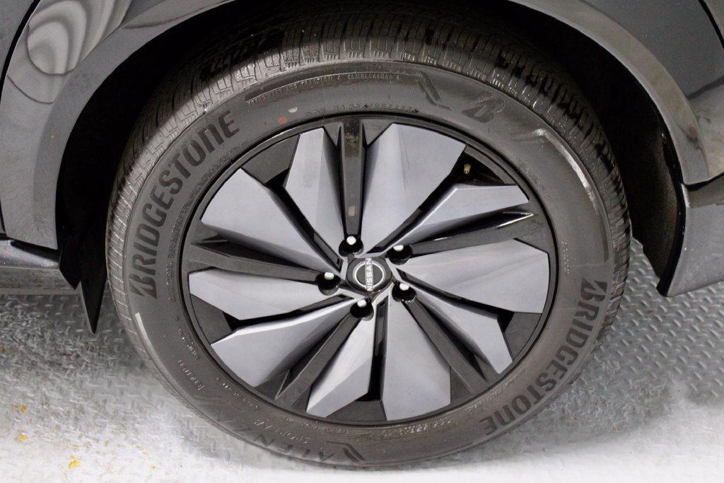 Certified 2023 Nissan Ariya AWD image 19