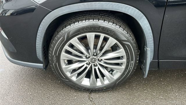 Certified 2021 Toyota Highlander Platinum AWD/4WD image 8