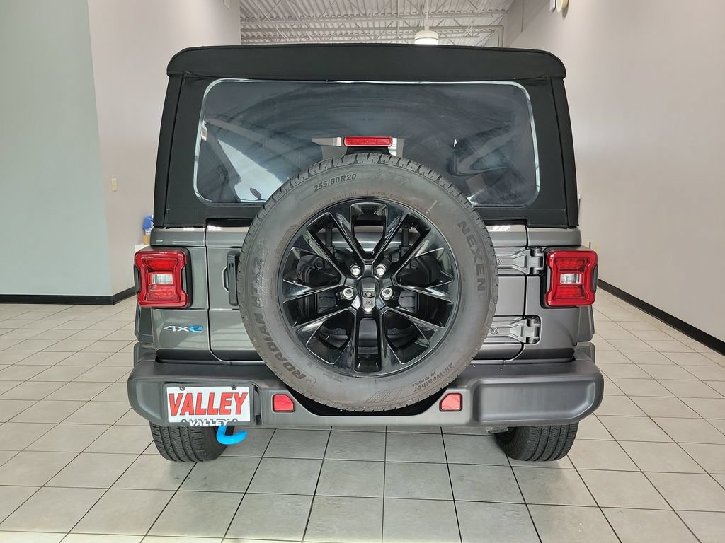 Used 2024 Jeep Wrangler Unlimited Sahara AWD/4WD image 12