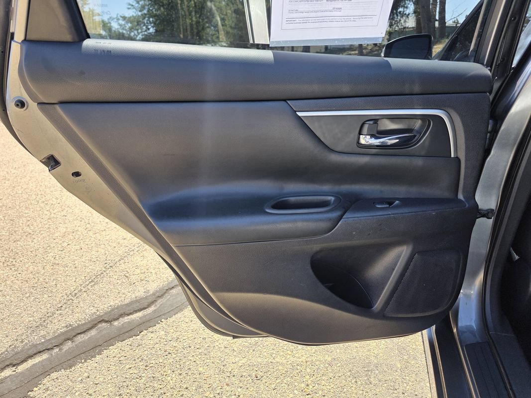Used 2017 Nissan Altima 2.5 SL w/ Moonroof Package FWD image 14