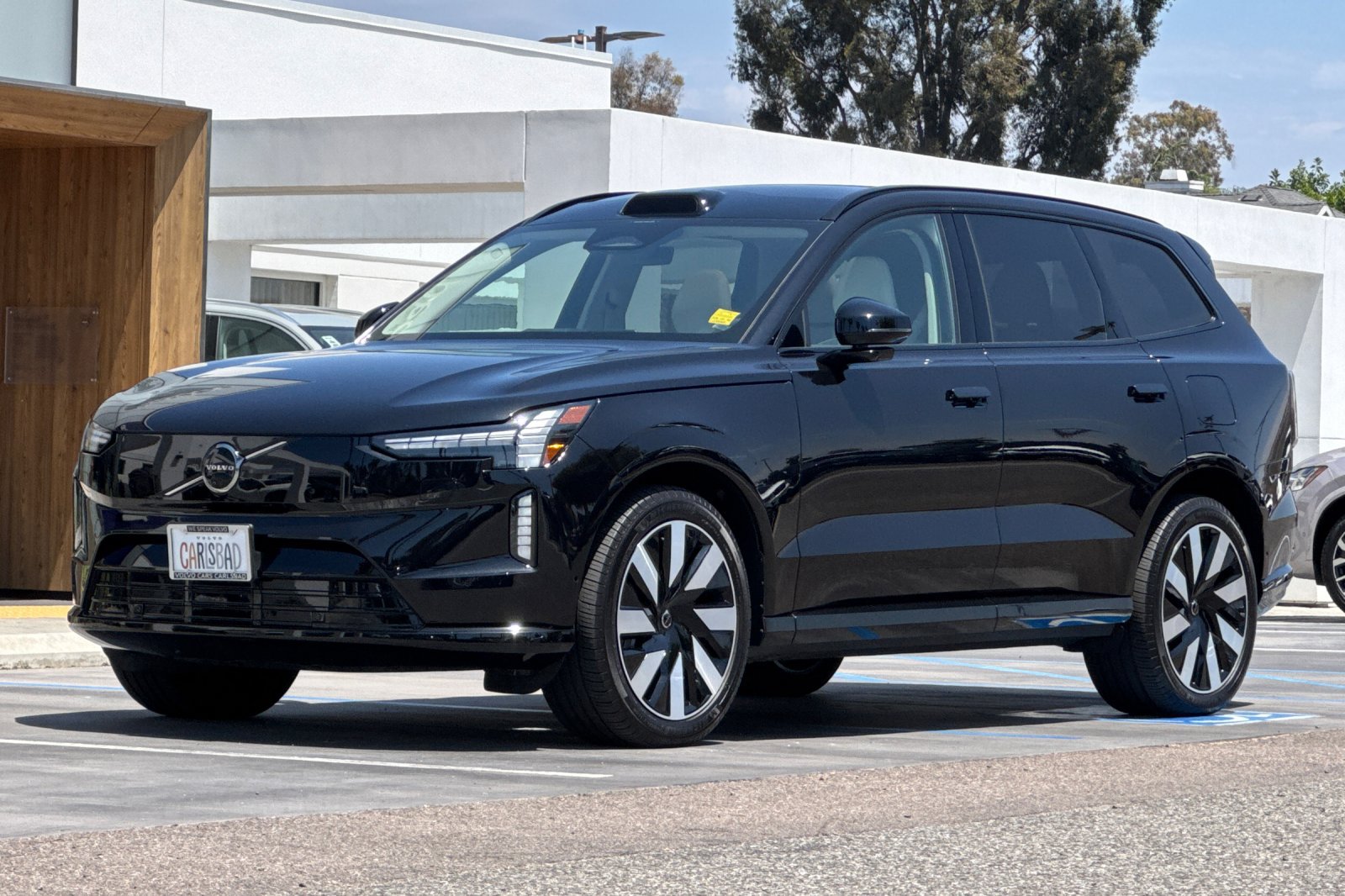 Certified 2025 Volvo EX90 Ultra AWD/4WD image 8