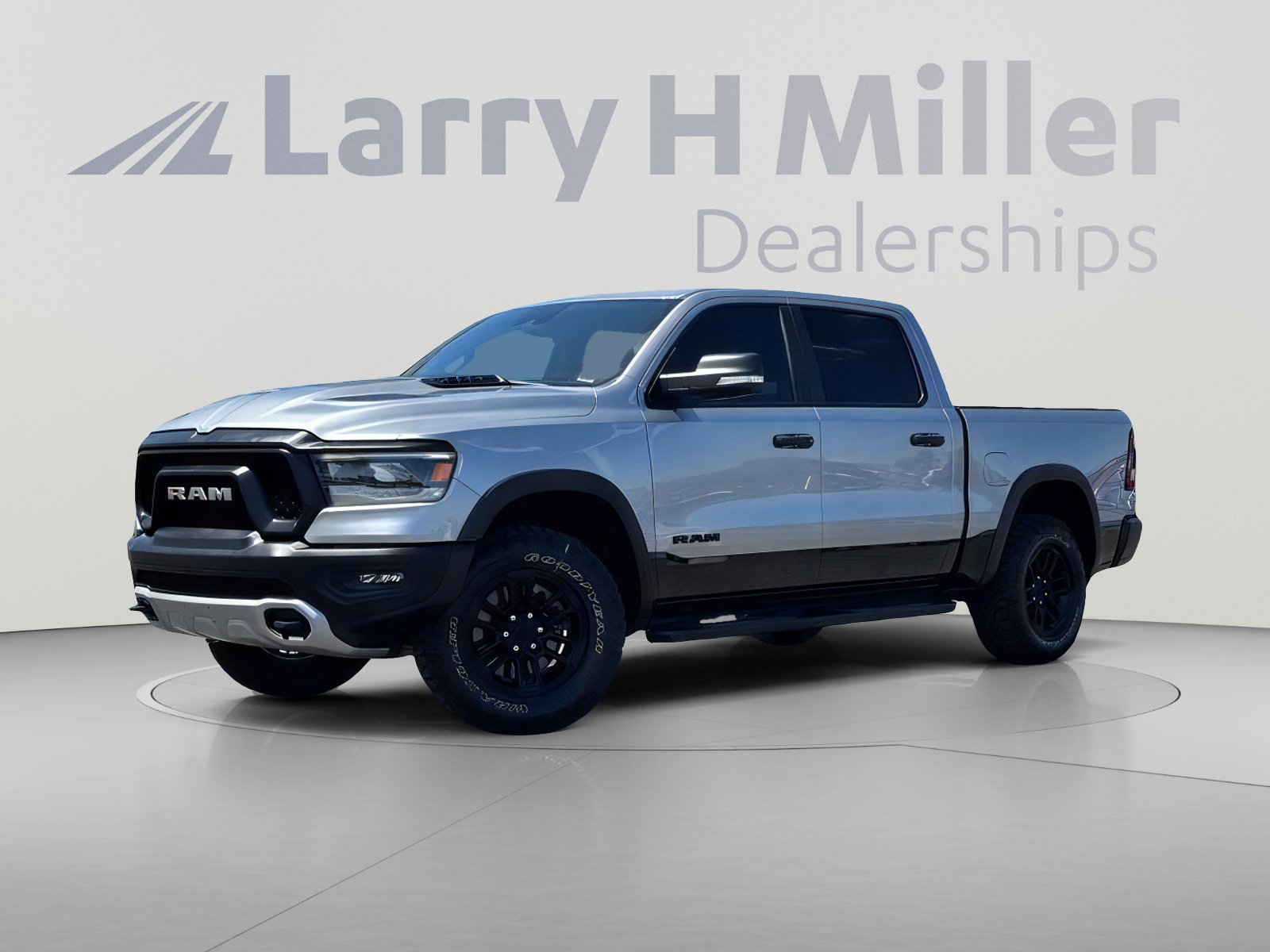 Used 2022 RAM 1500 Rebel w/ Rebel Level A Equipment Group AWD/4WD image 2