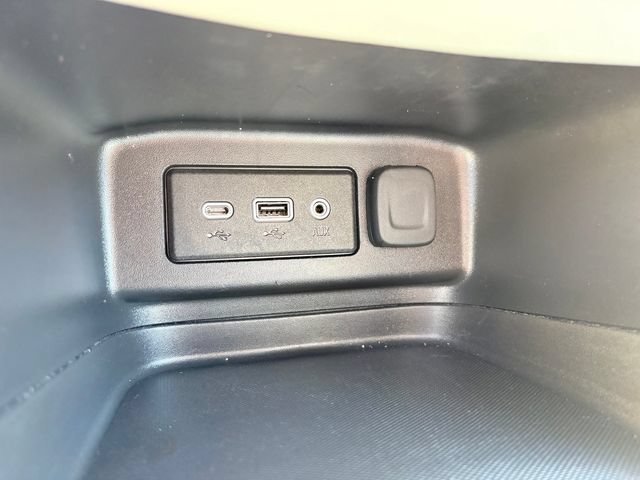 Used 2023 Chevrolet Equinox LT FWD image 20