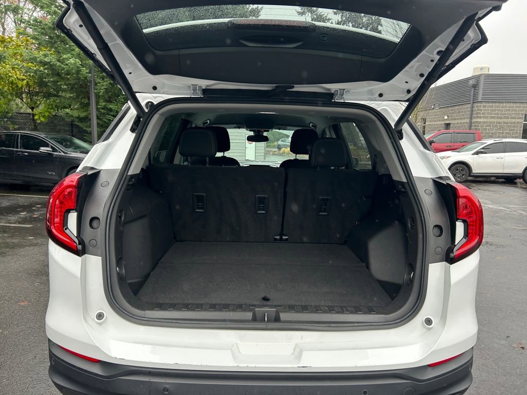 Used 2022 GMC Terrain SLE w/ Driver Convenience Package image 24