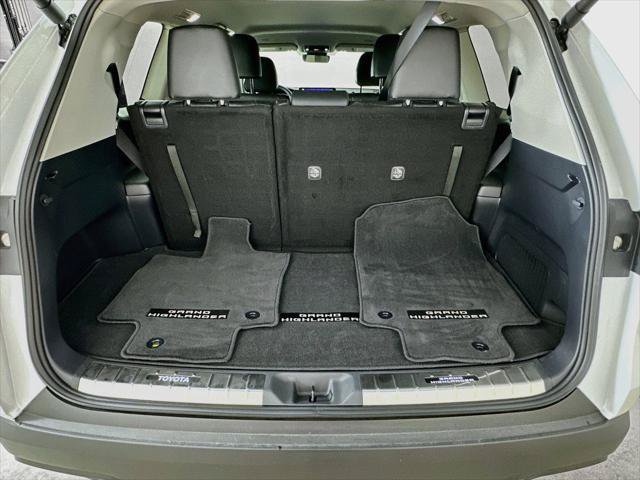 Used 2025 Toyota Grand Highlander AWD Hybrid image 22
