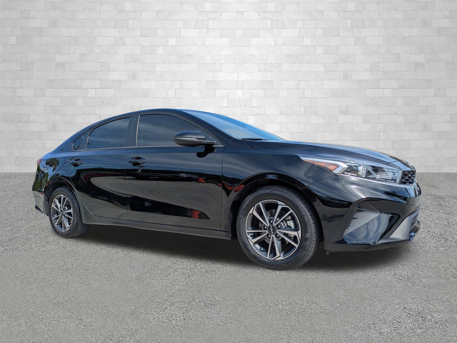 Used 2024 Kia Forte LXS w/ LXS Technology Package FWD image 1