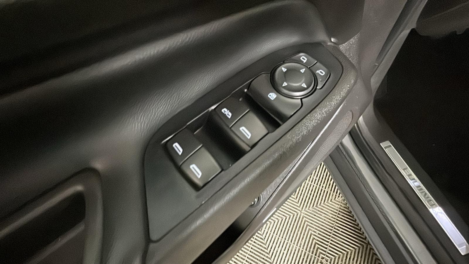 Used 2019 Chevrolet Equinox Premier AWD/4WD image 13